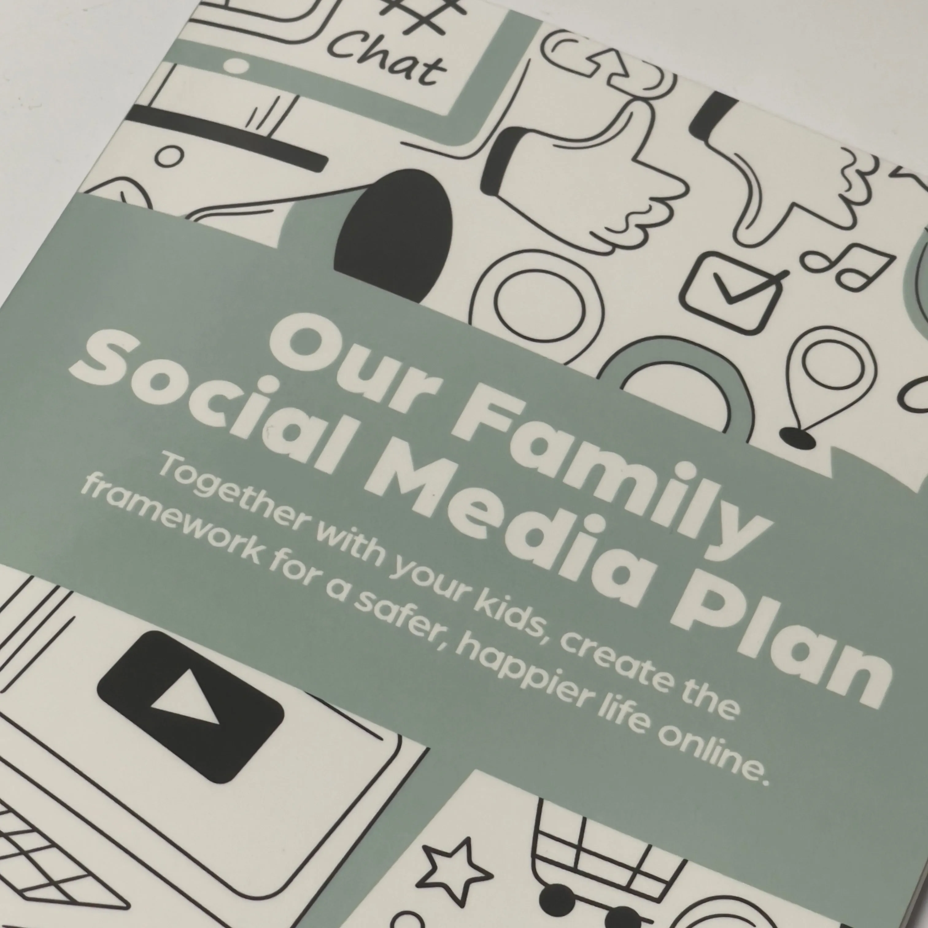 Don't Hand Your Child A Smart Phone Without A Plan!  Our New Family Social Media Plan