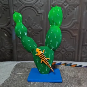 Oaxacan Cactus Wood Carving w/ Lizard MZ-1004